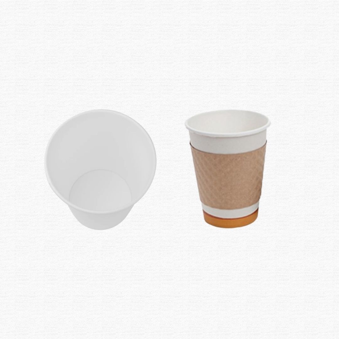 Disposable paper coffee cups with plastic lids